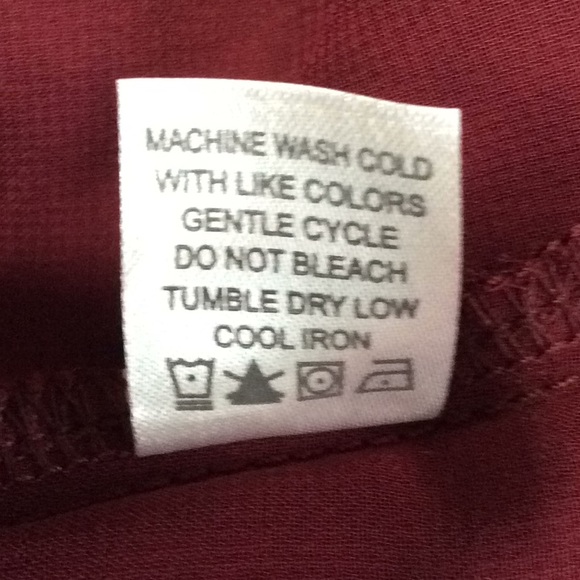 ❤️ “C” EUCsheer burgundy cap sleeve blouse. - Picture 8 of 8